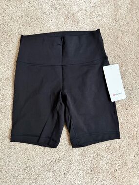 Lululemon Wunder Train HR Short 8” 🖤 Size 6/8
